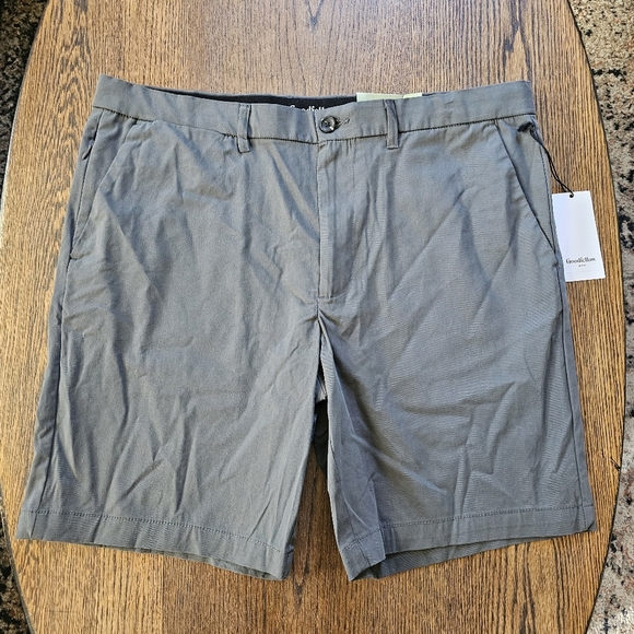 Goodfellow & Co Men's Charcoal 9" Flat Front Tech Chino Shorts Size Men's 38 NEW - Picture 3 of 12
